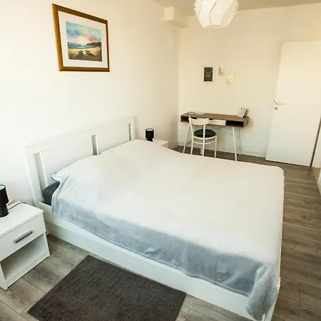 Apartman Little Violet - Balcony & Free Parking *
