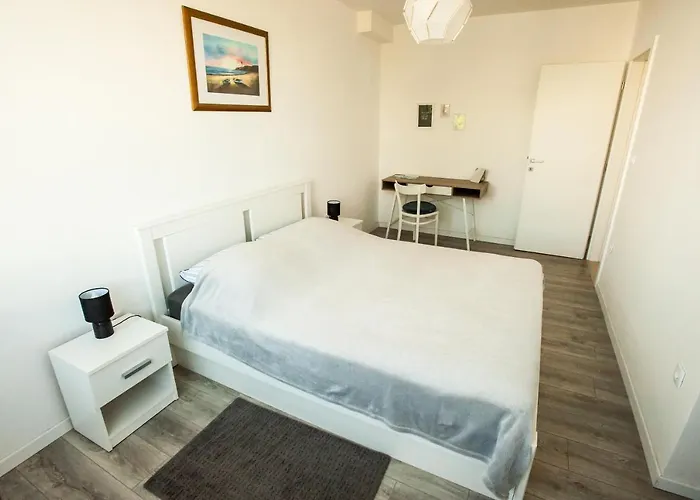 Apartamento Little Violet - Balcony & Free Parking *