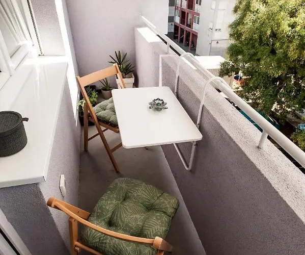 Apartamento Little Violet - Balcony & Free Parking