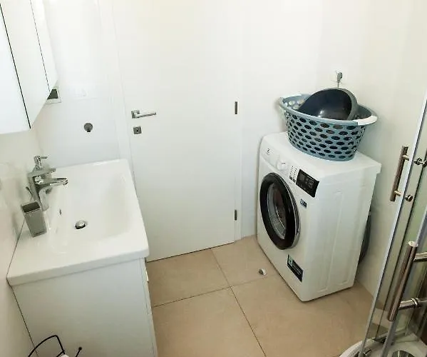Little Violet - Balcony & Free Parking Apartamento