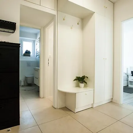 Little Violet - Balcony & Free Parking Appartamento