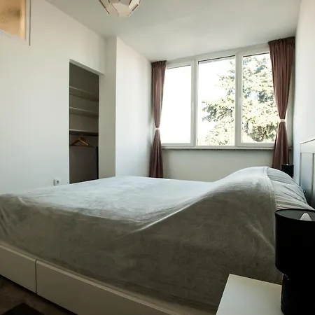 Apartman Little Violet - Balcony & Free Parking *