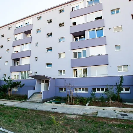 Apartman Little Violet - Balcony & Free Parking