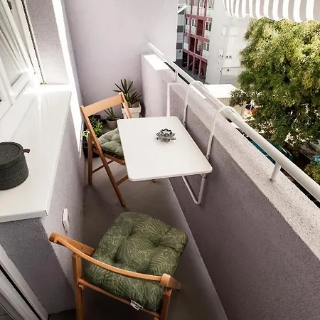 Apartman Little Violet - Balcony & Free Parking