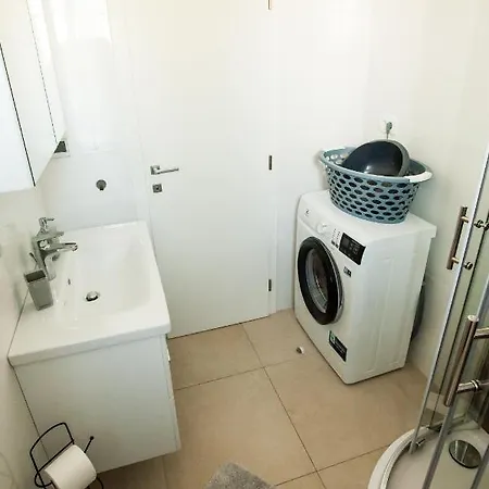 Little Violet - Balcony & Free Parking Apartman